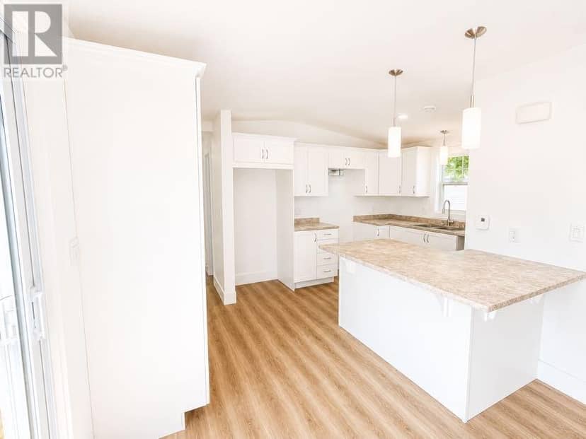 15 Wolfe Avenue — photo 4 of 16