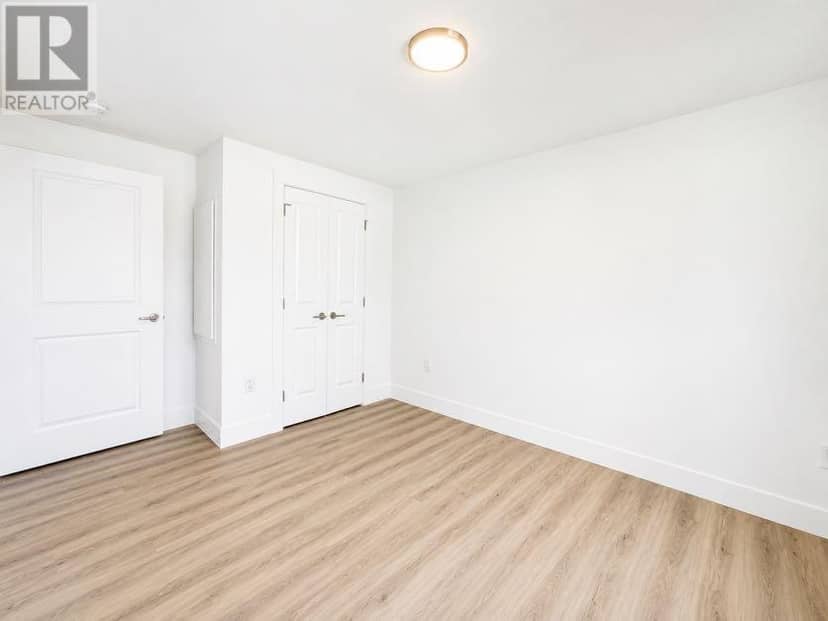 15 Wolfe Avenue — photo 9 of 16