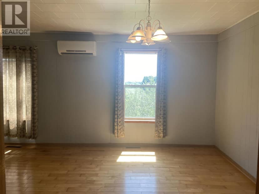 760 Baltic Road — photo 13 of 39