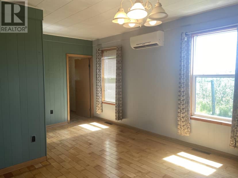 760 Baltic Road — photo 15 of 39