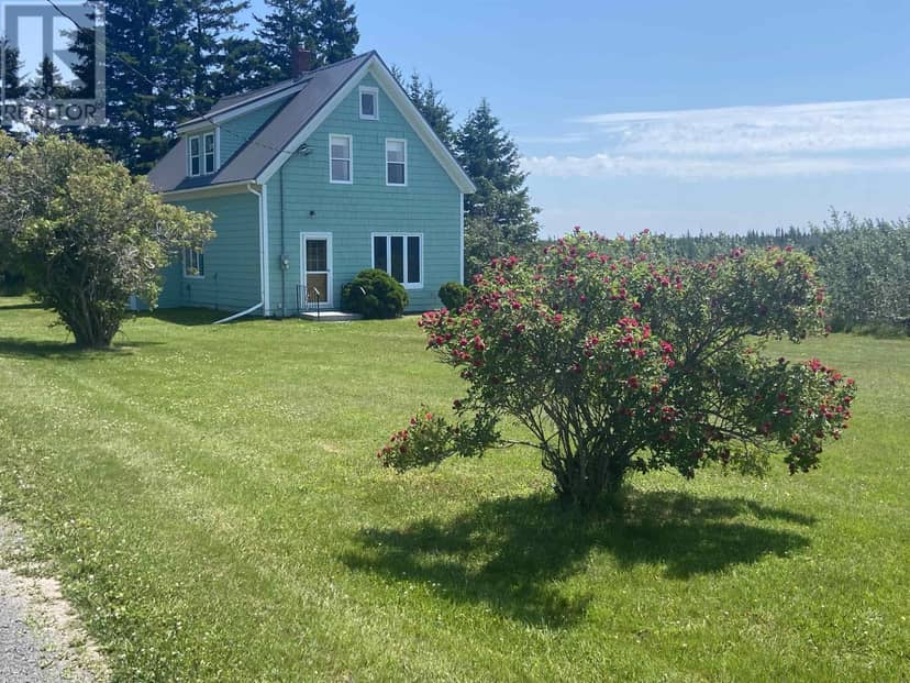 760 Baltic Road — photo 3 of 39