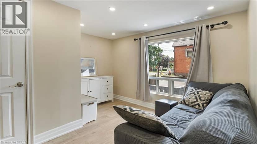 33 HIGHLAND Avenue — photo 3 of 21