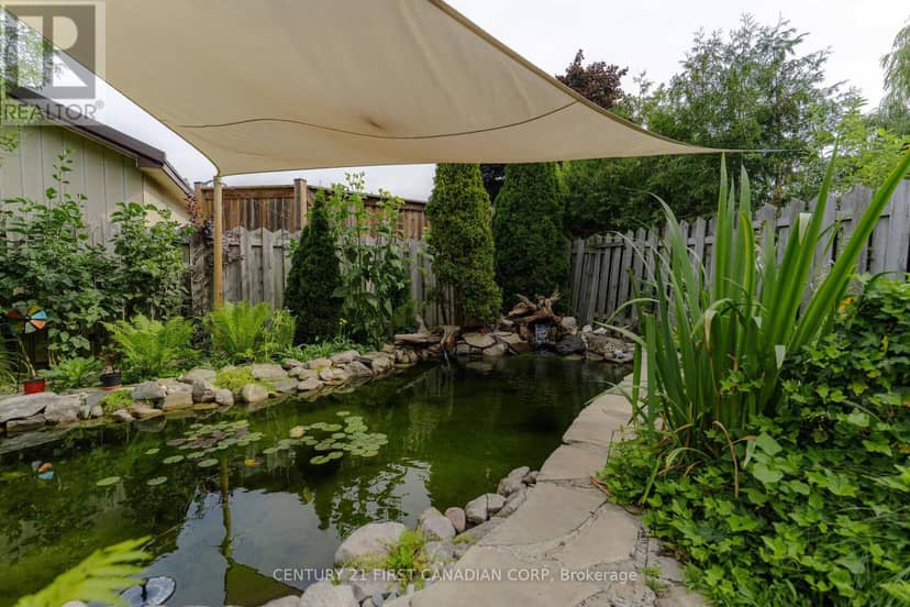 32 Mendip Crescent — photo 36 of 40