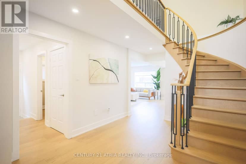 34 Raynes Crescent — photo 23 of 40