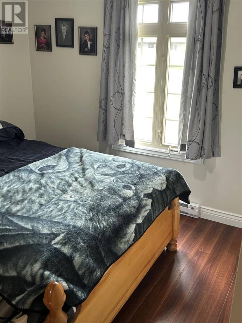10 Roaches Line — photo 18 of 20