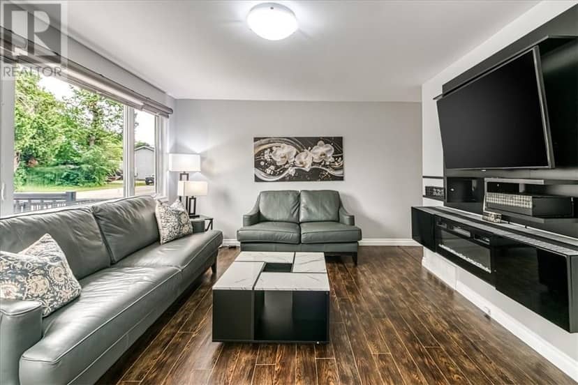 119 Mackie Street — photo 7 of 39