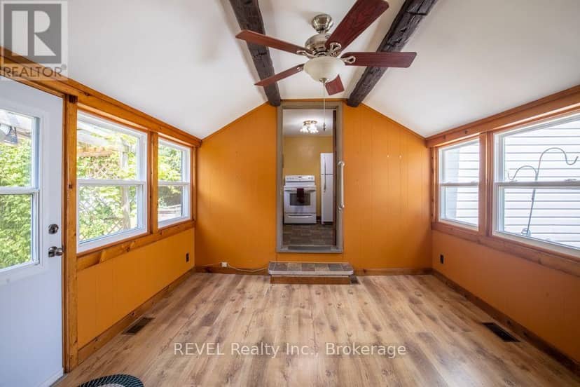 247 Nicolas Road — photo 5 of 33