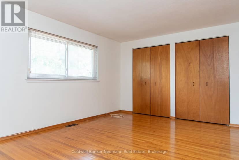 29 - 121 Bagot Street — photo 10 of 23