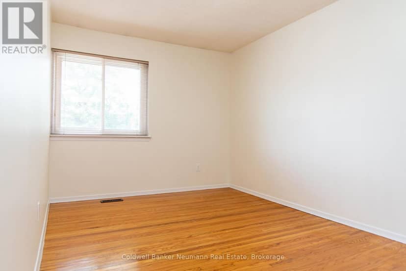 29 - 121 Bagot Street — photo 14 of 23