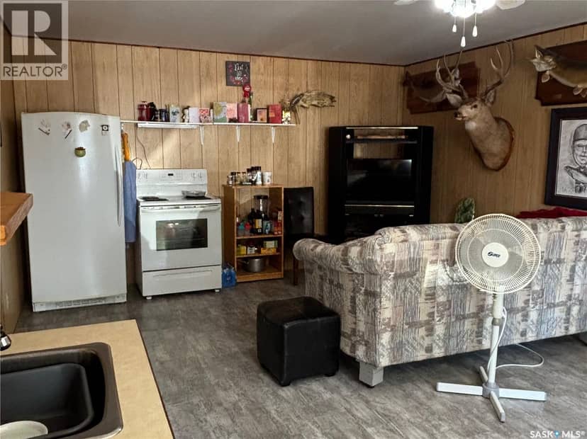 Wallman Cabin (Otter Cres) — photo 11 of 30