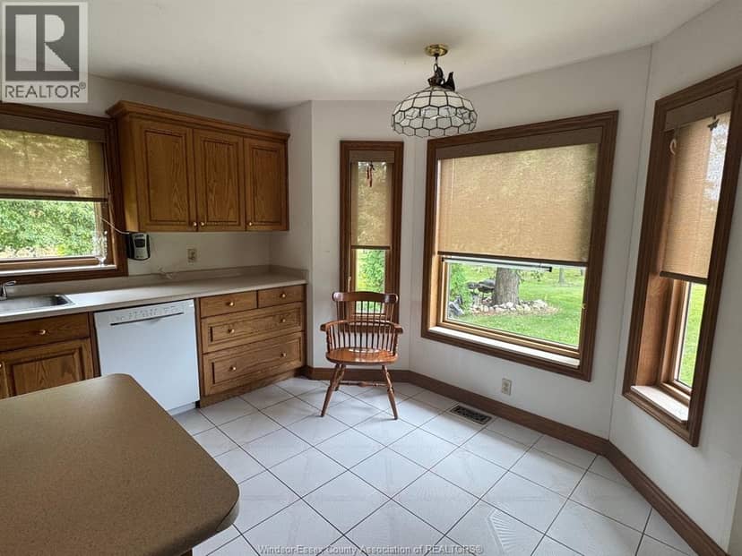 9773 9th Concession Rd. — photo 10 of 40