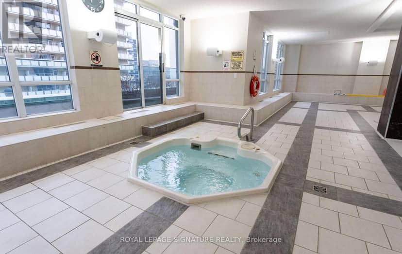 1411 - 212 Eglinton Avenue E — photo 22 of 34