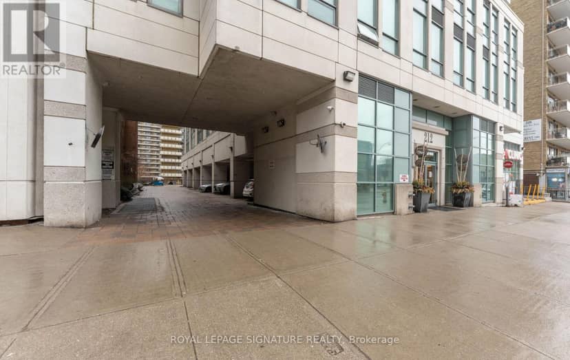 1411 - 212 Eglinton Avenue E — photo 32 of 34