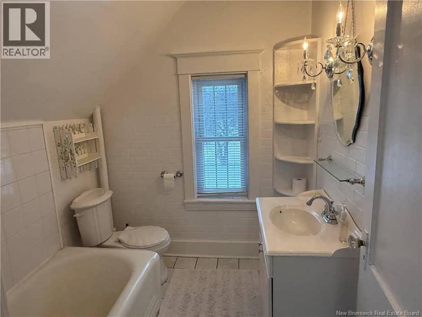 557 East Riverside Drive — photo 27 of 40