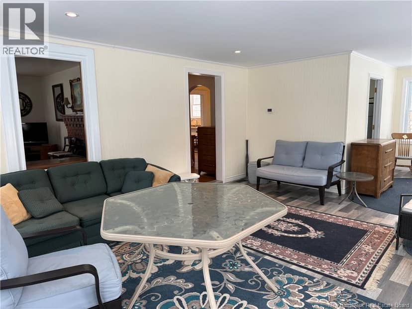 557 East Riverside Drive — photo 18 of 40