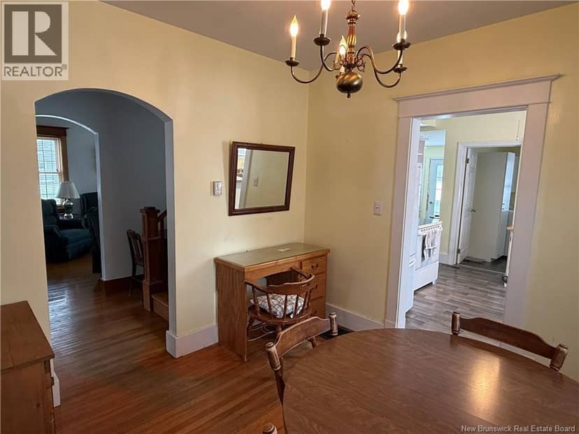 557 East Riverside Drive — photo 16 of 40