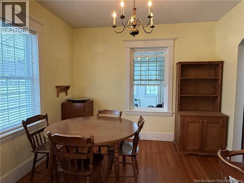 557 East Riverside Drive — photo 13 of 40