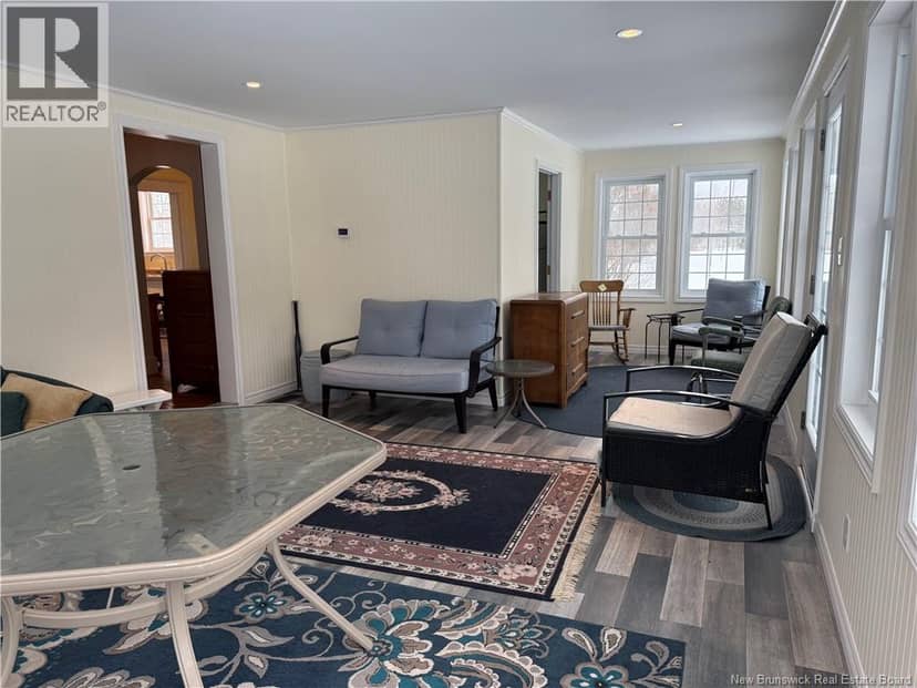557 East Riverside Drive — photo 19 of 40