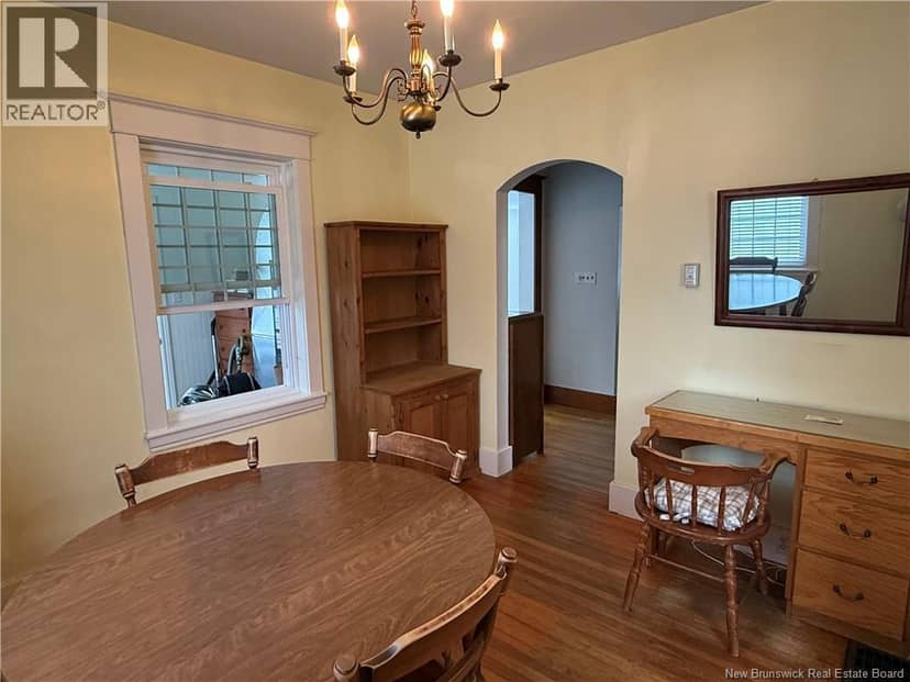 557 East Riverside Drive — photo 15 of 40