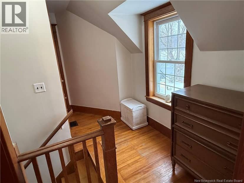 557 East Riverside Drive — photo 29 of 40