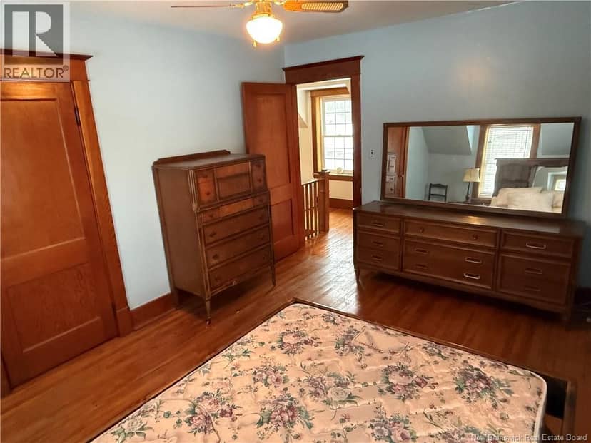 557 East Riverside Drive — photo 26 of 40