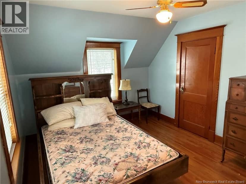 557 East Riverside Drive — photo 25 of 40