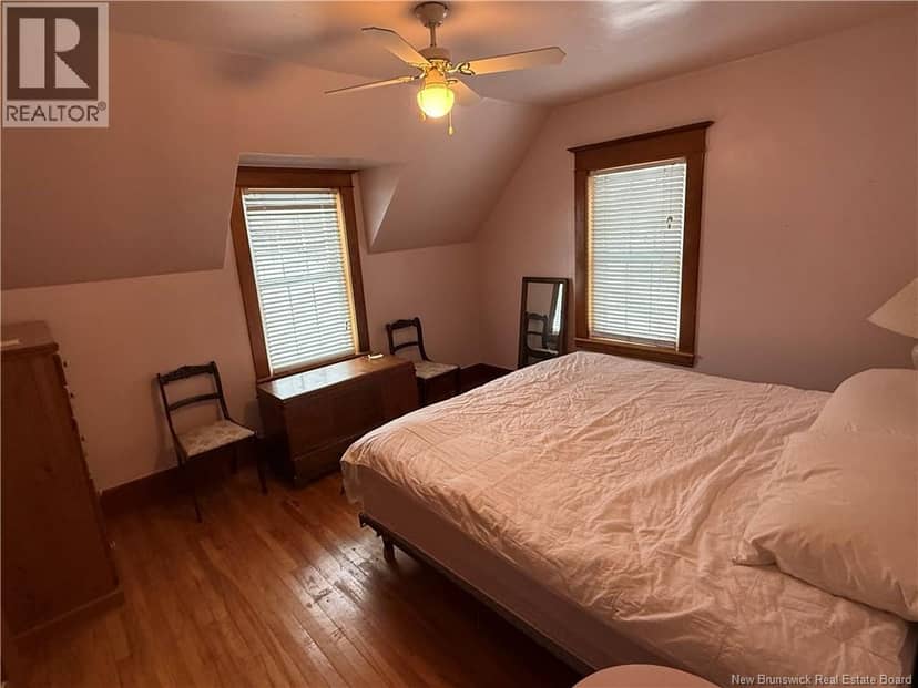 557 East Riverside Drive — photo 33 of 40