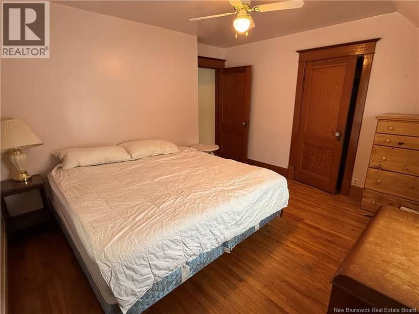 557 East Riverside Drive — photo 34 of 40