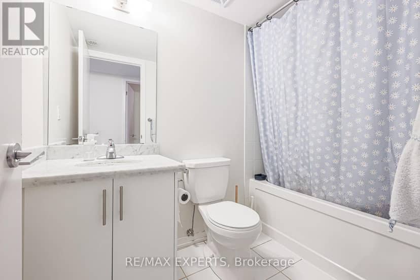 B11 - 26 Bruce Street W — photo 11 of 24