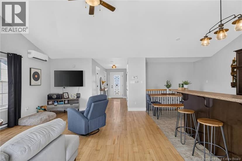 93 Jeannette — photo 14 of 37