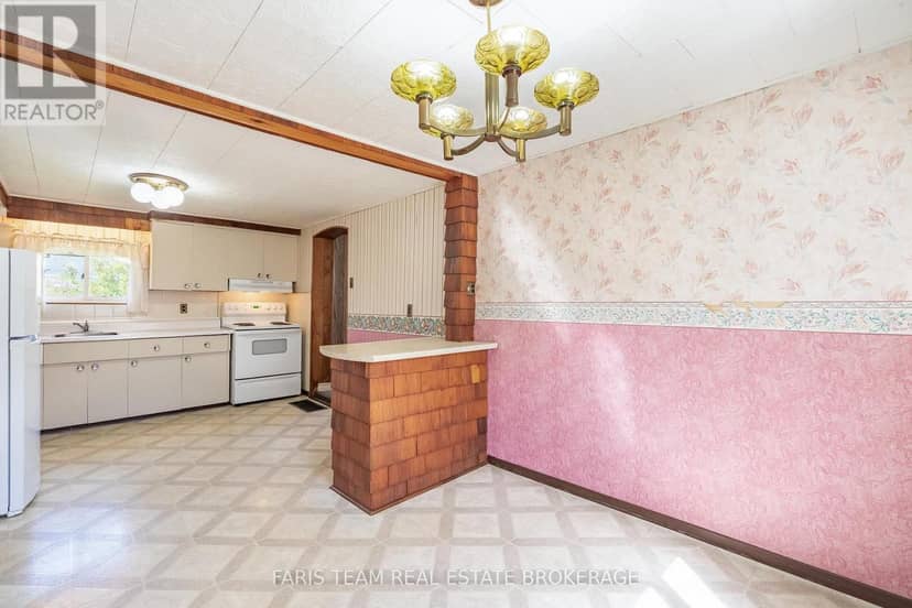 32 Lorne Avenue — photo 15 of 30