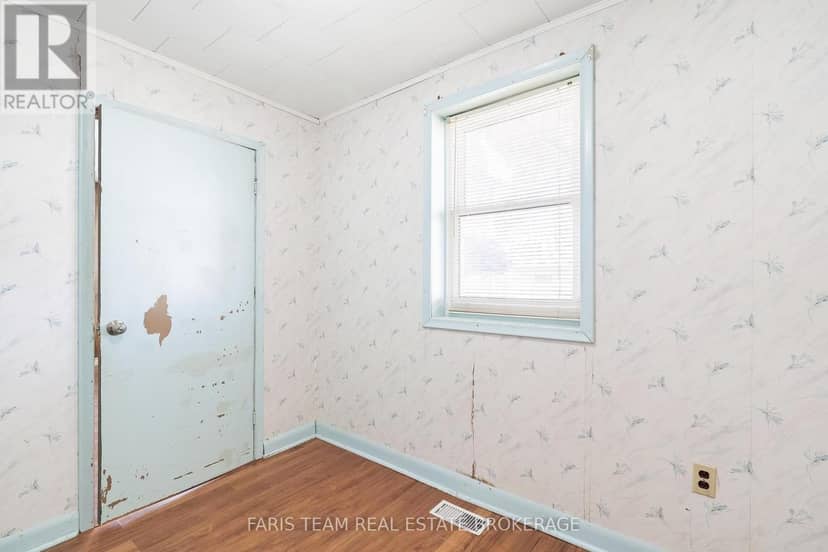 32 Lorne Avenue — photo 22 of 30