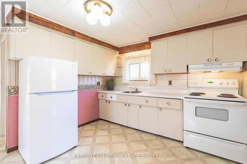 32 Lorne Avenue — photo 9 of 30