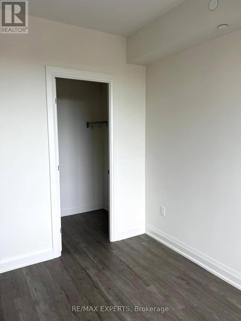 602 - 212 King William Street — photo 7 of 11