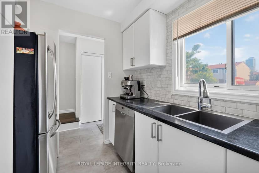 4356 Stella Crescent — photo 16 of 40