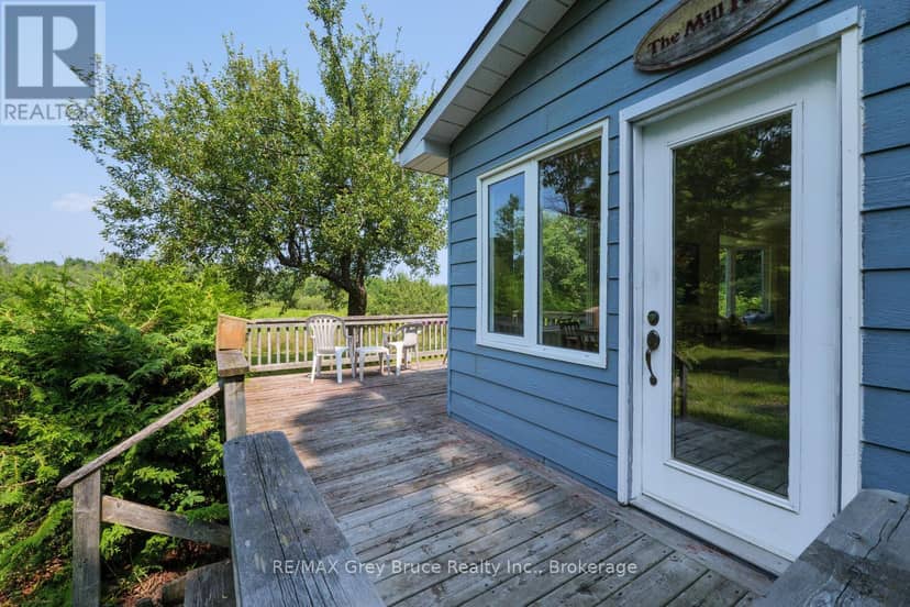 65 Lawrence Road — photo 5 of 40