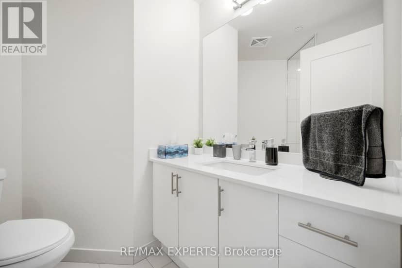 221 - 9000 Jane Street — photo 14 of 40