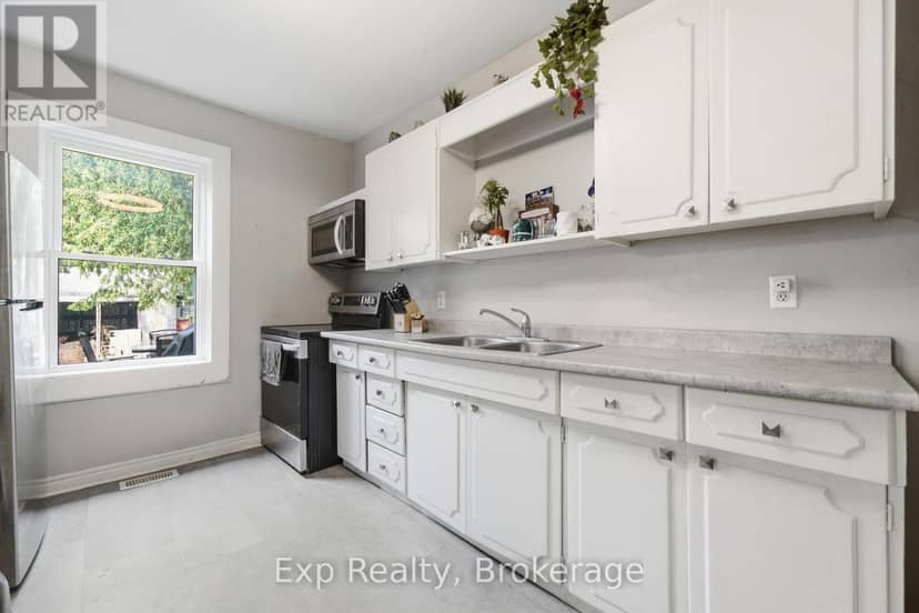 18 Charlotte Street — photo 15 of 37
