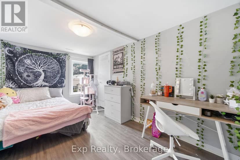 18 Charlotte Street — photo 19 of 37