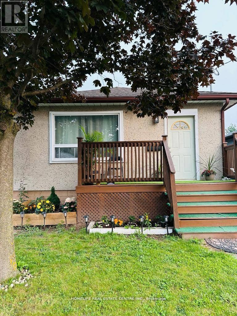 10 Parkwood Drive — photo 2 of 17
