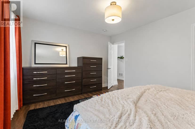 557 Lake Street — photo 14 of 29