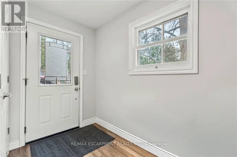 557 Lake Street — photo 17 of 29