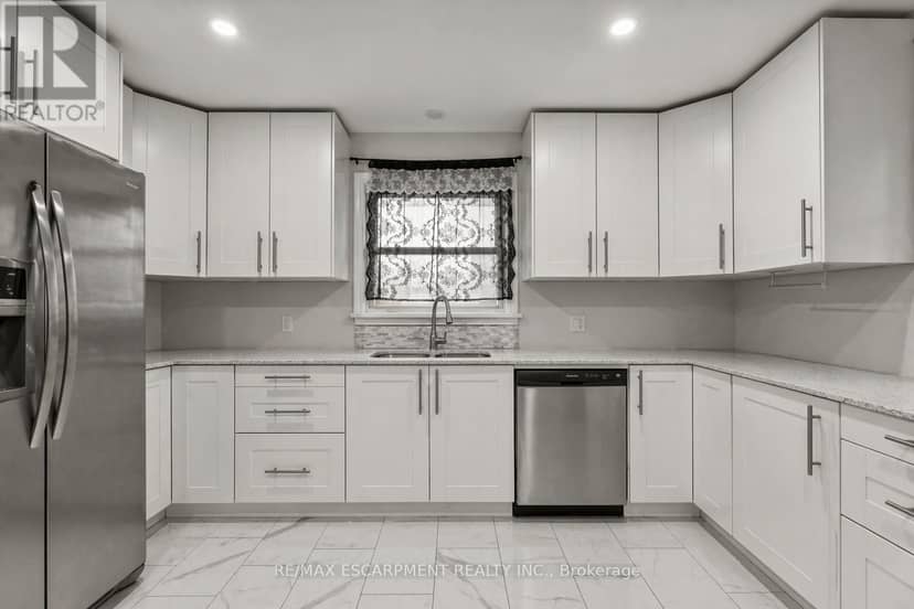 557 Lake Street — photo 5 of 29