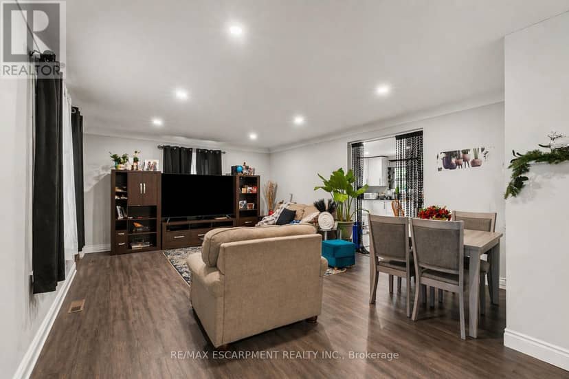 557 Lake Street — photo 8 of 29