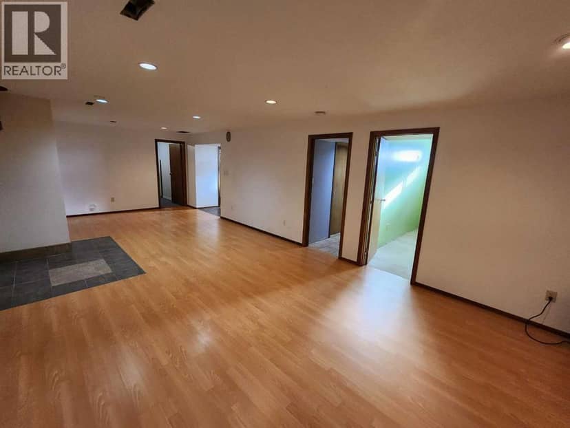 31 Hollinger Drive — photo 39 of 40