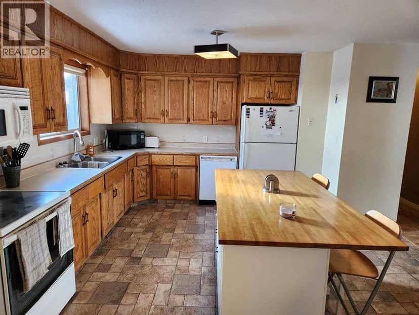 31 Hollinger Drive — photo 15 of 40