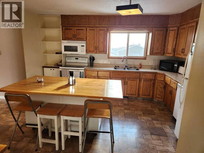 31 Hollinger Drive — photo 12 of 40