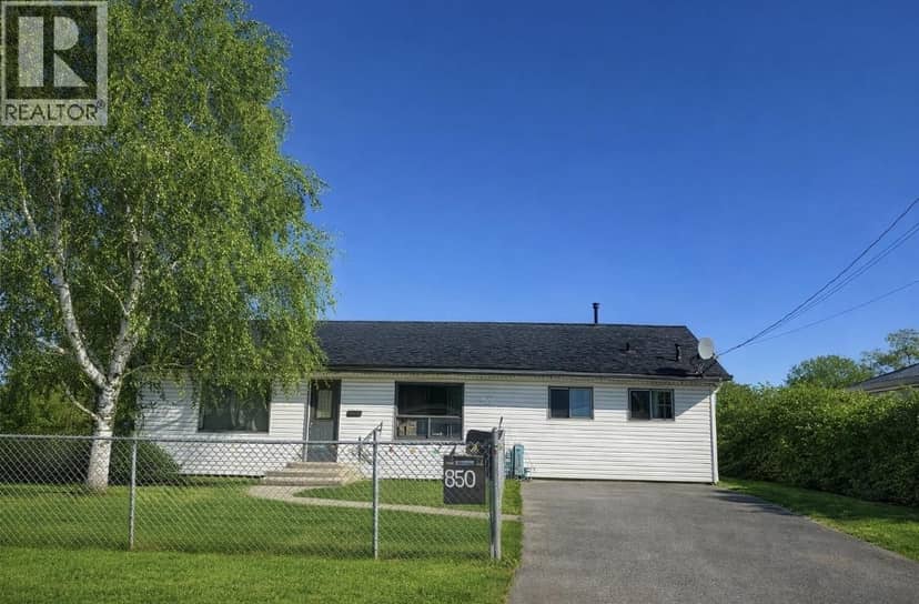 8508 98 AVENUE, Fort St. John