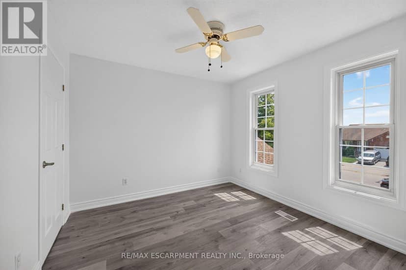 21 Springgarden Crescent — photo 25 of 40