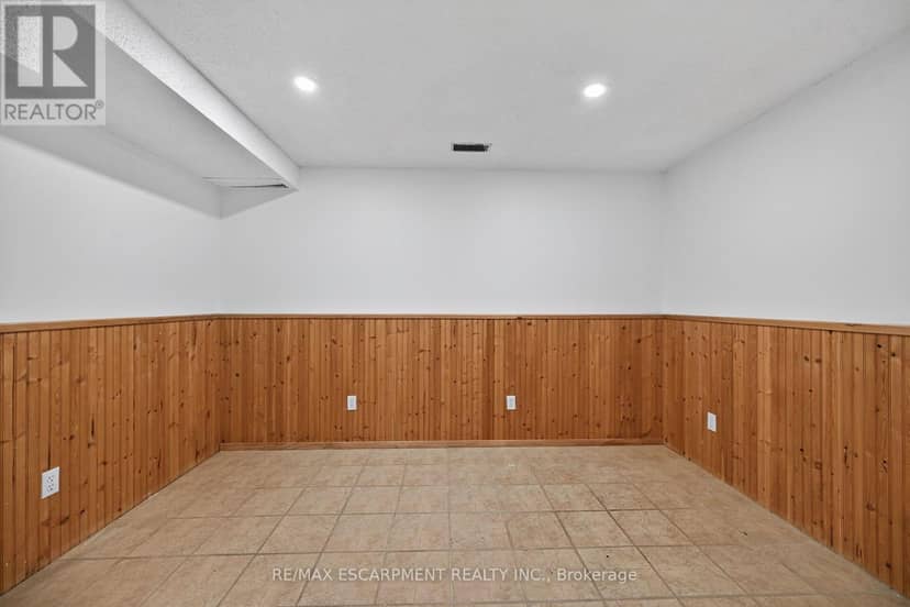 21 Springgarden Crescent — photo 33 of 40